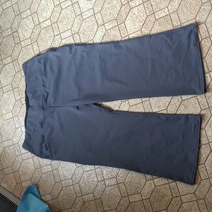 Wide legged Capri Pants